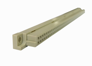 Il Pin diritto due del connettore 2x50 di BACCANO 41612 rema l'incavo dell'europeo da 180 gradi