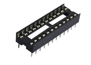 Incavo diritto 2.54mm del circuito integrato del foro quadrato 24 connettori di Pin