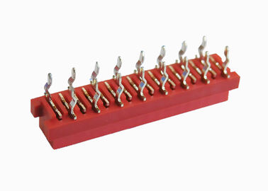 Passo femminile dell'intestazione 2.54mm di Pin dell'isolamento di PBT del connettore rosso 16 di spostamento