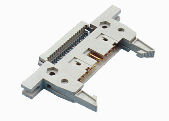 PBT PA6T ha protetto il cavo 20P 3A della piegatura dell'intestazione IDC dell'espulsore con la serratura