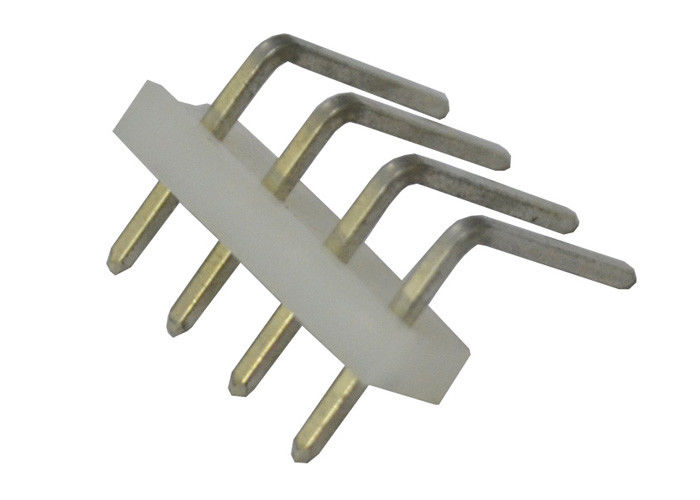 Un bordo di 4 Pin per imbarcarsi sul singolo angolo retto dell'intestazione di Pin di fila dell'intestazione attraverso il foro